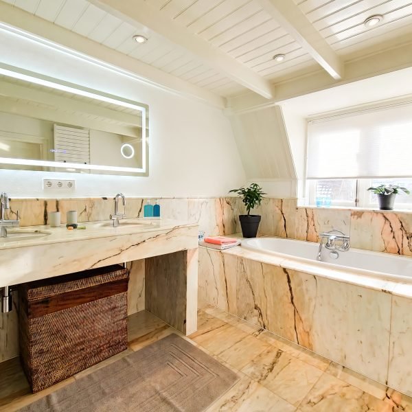 Rode Kamer - Bed & Breakfast (Badkamer Bad) De Drie Kelken Amerongen